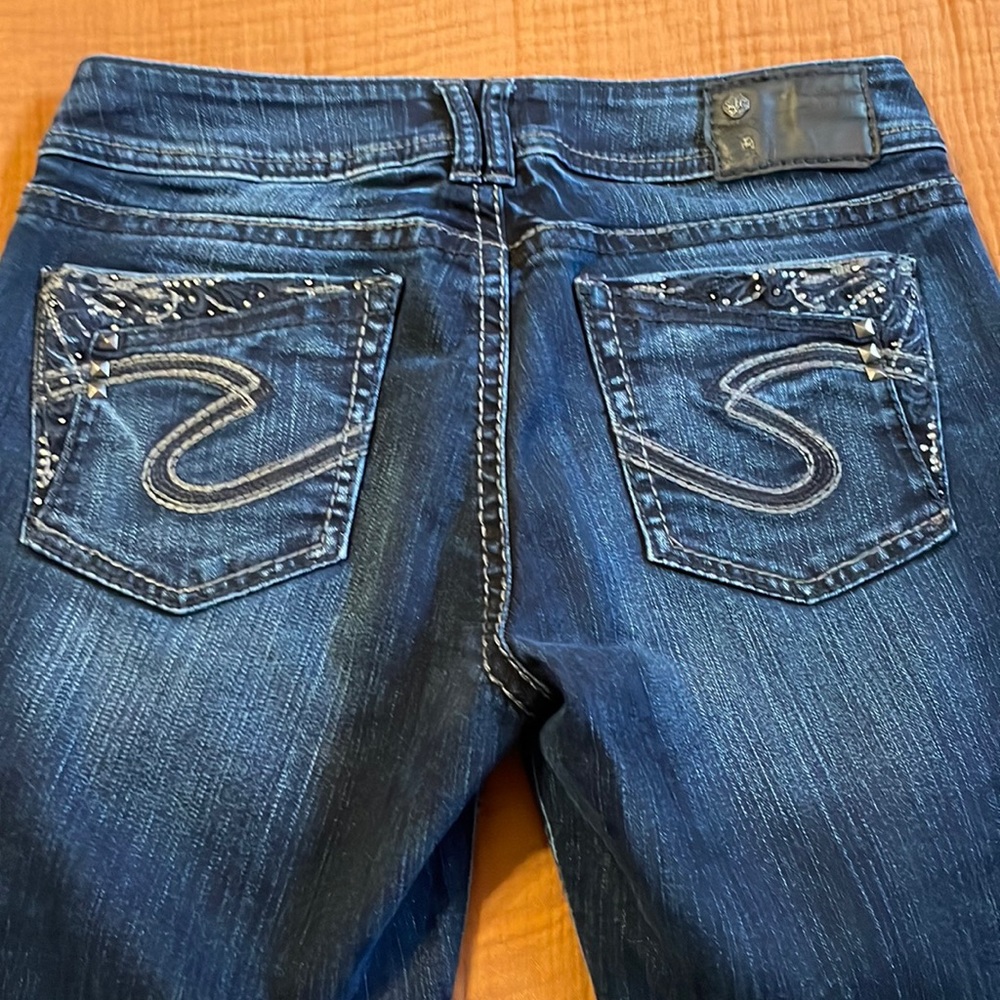 Silver Suki mid rise boot cut jeans